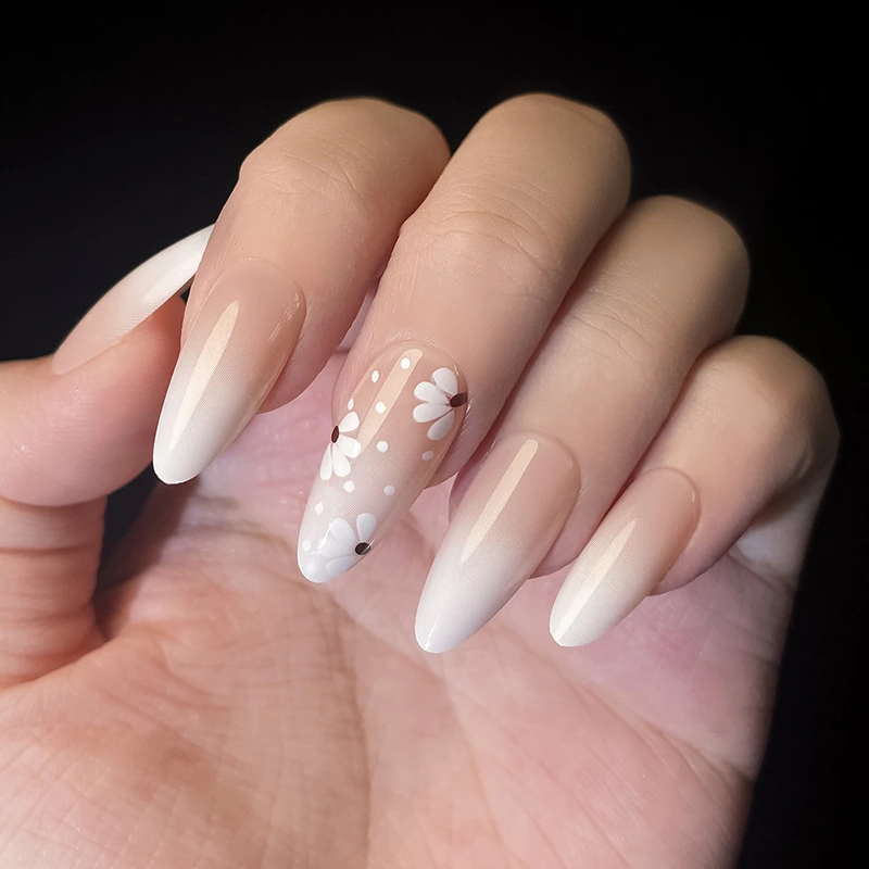 Fashionable Casual Ombre Nails For Women