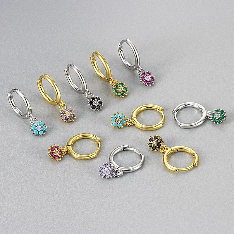 New Arrival Exquisite Round Snowflake Earrings Inlaid With Diamonds