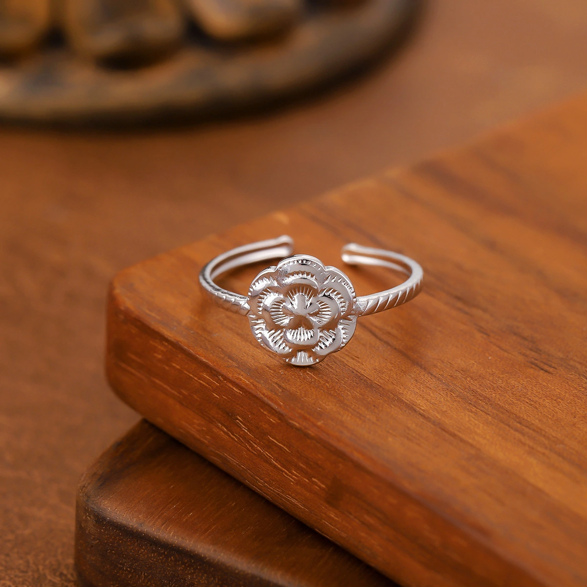 Elegant Retro Wide Band  Stainless Steel Ring, Adjustable Open Flower Vacuum Gold Plated Ring For Women
