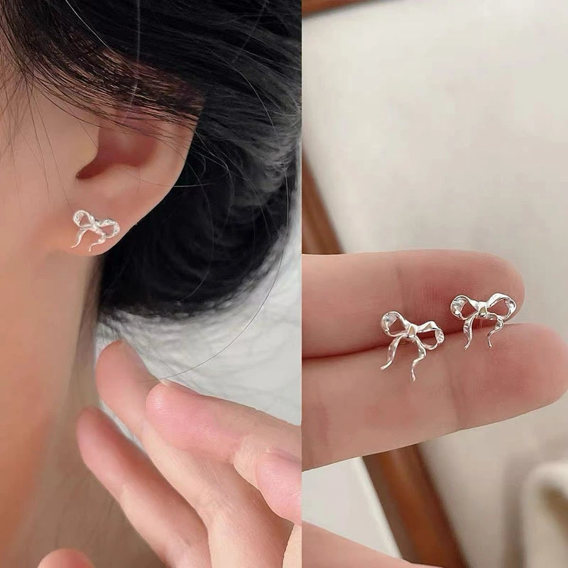 Women Elegant Silver Metal Studs Niche Luxury Ear Jewelry