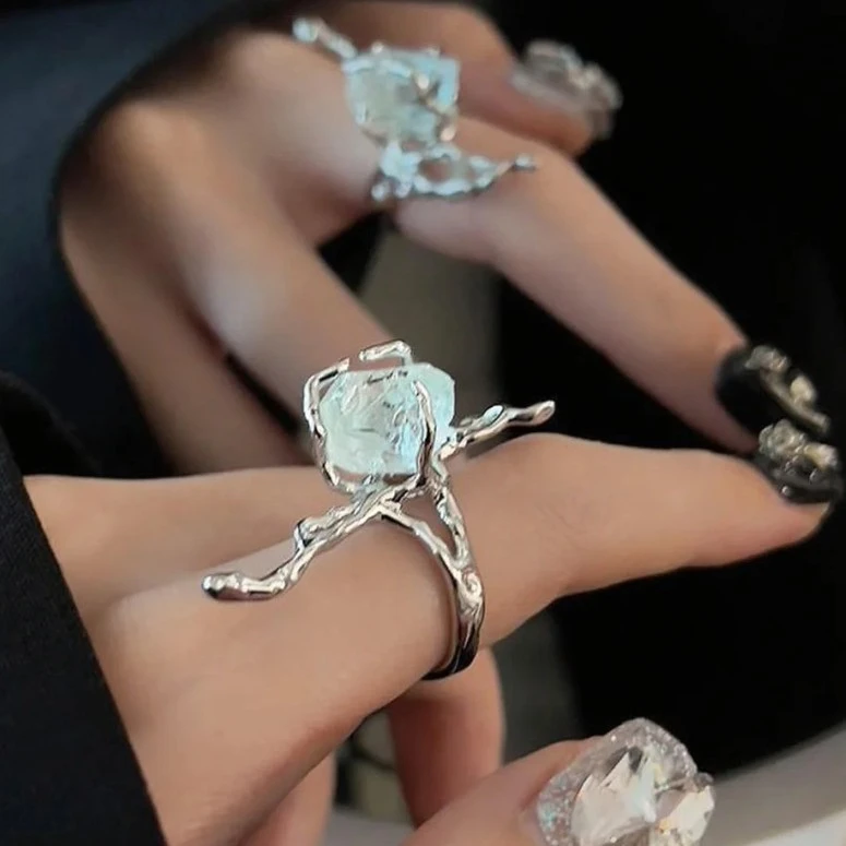 Elegant Minimalist-style Metallic Womens Ring With A Sophisticated Vibe