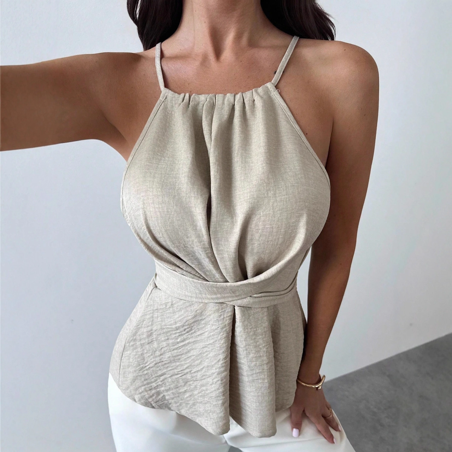 Strap-fit Waist-cinching Blousestyling Shots For European And American Looks