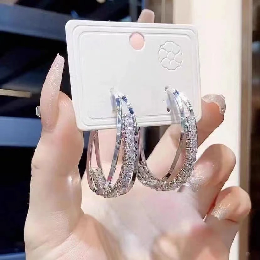 Affordable Luxury Niche Design For Women With Square Or Round Faces
