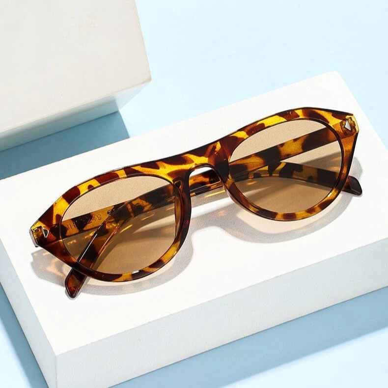Essential Sun-protection Sunglasses For Outdoor Camping And Fashion Shows