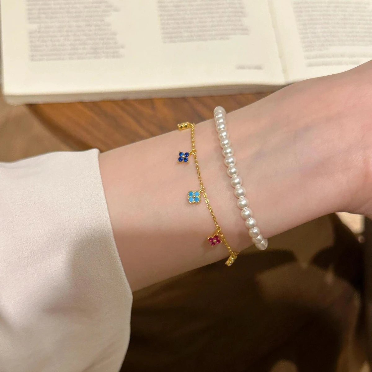 Dopamine-colored Lucky Four-leaf Clover Bracelet For Women
