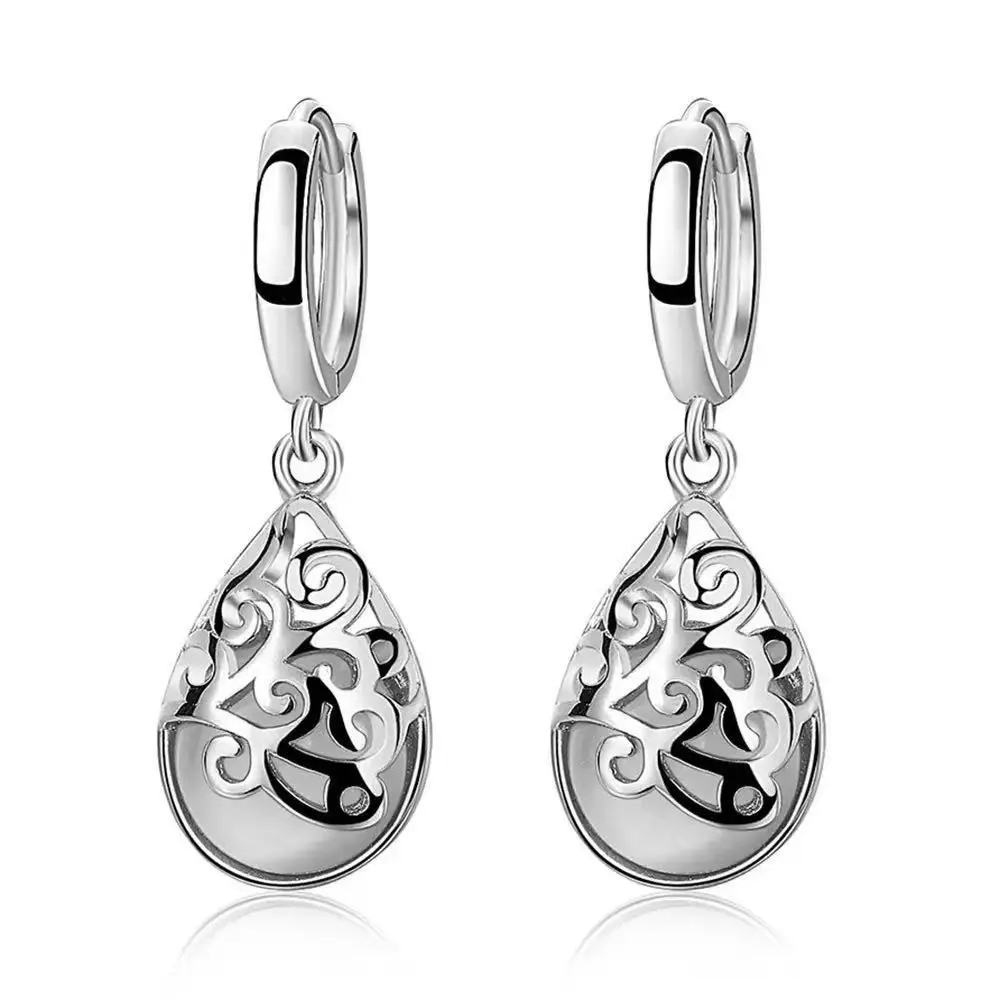 Hollowed-out Patterned Fashionable And Elegant Earrings