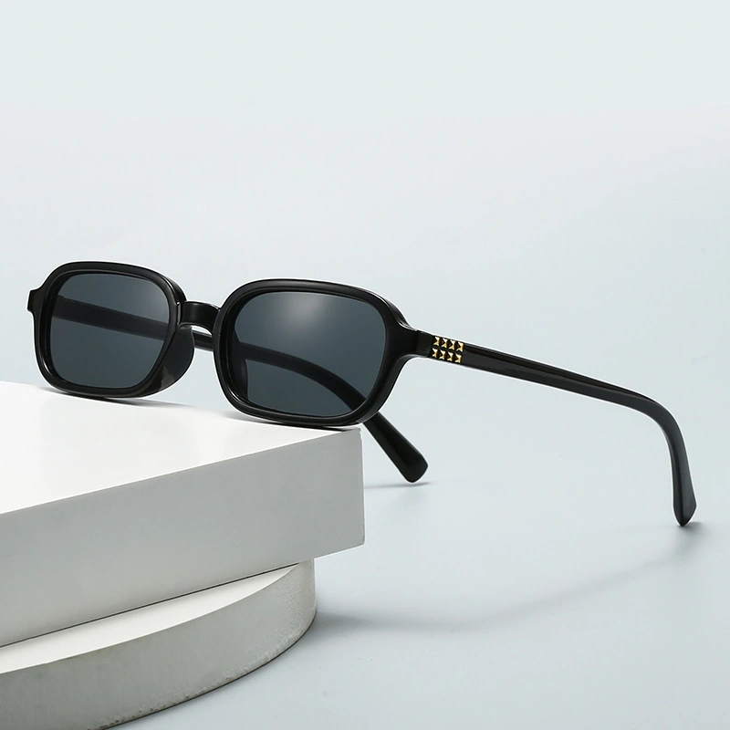 New Retro Style Personalized Sunglasses In Black