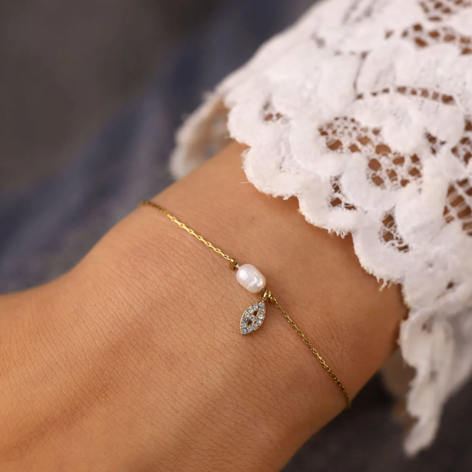 Instagram-style French Pearl Pendant Necklace And Bracelet