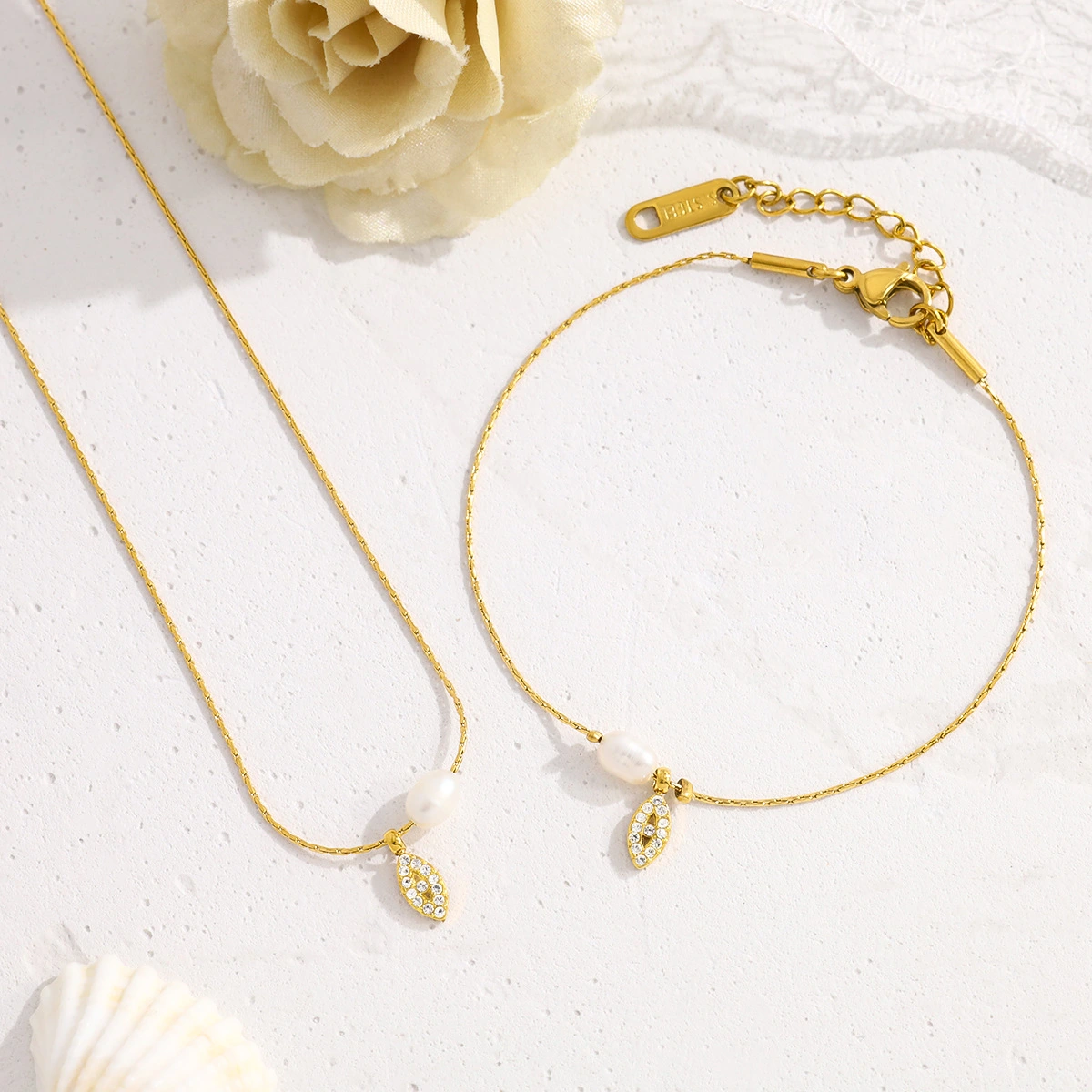 Instagram-style French Pearl Pendant Necklace And Bracelet