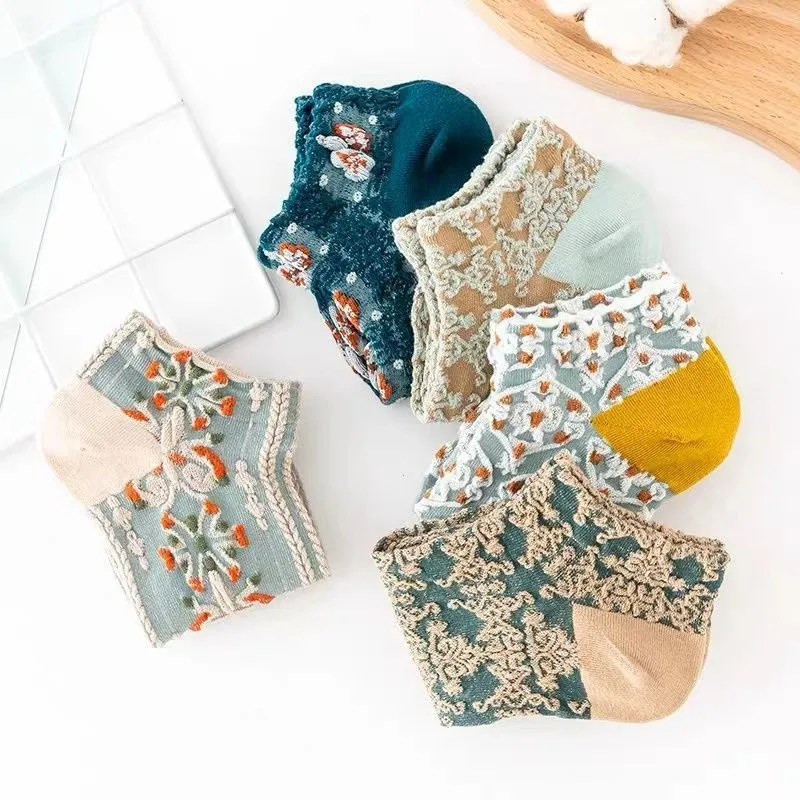 Women's 3D Embossed Ethnic-Style Low-Cut Invisible Socks