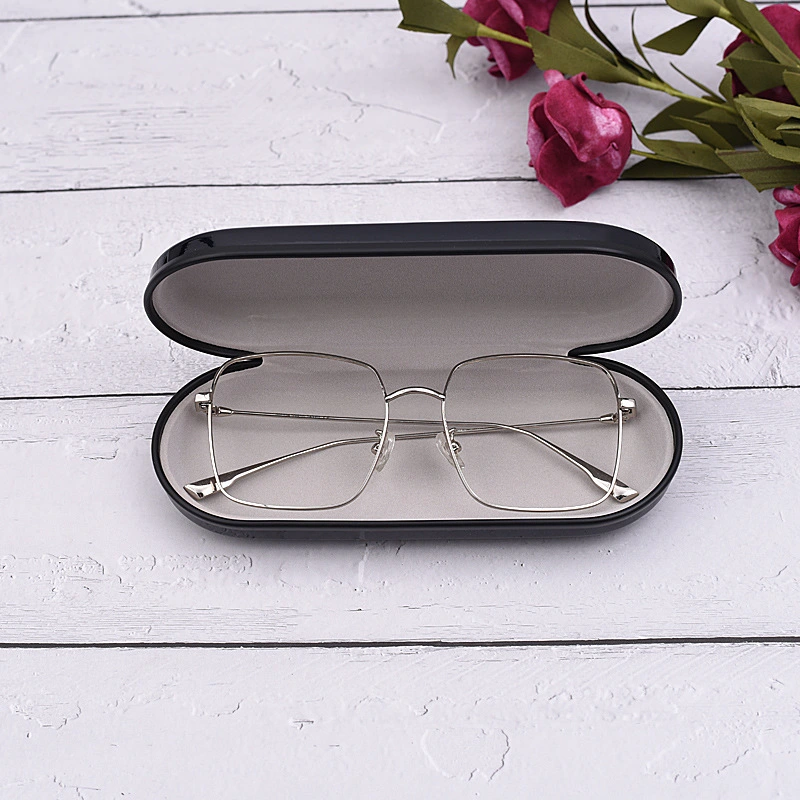 Fashionable Metal Glossy Lacquered Eyeglasses Pouch Bag