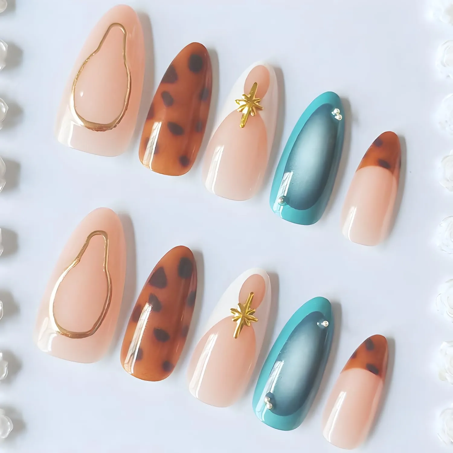 24Pcs Fake Nails French Tip Press on Nails Medium Almond Nails Press Ons Leopard Pattern False Nails with Gold Star Design Glossy Glue on Nail Stick on Nail for Women and Girls