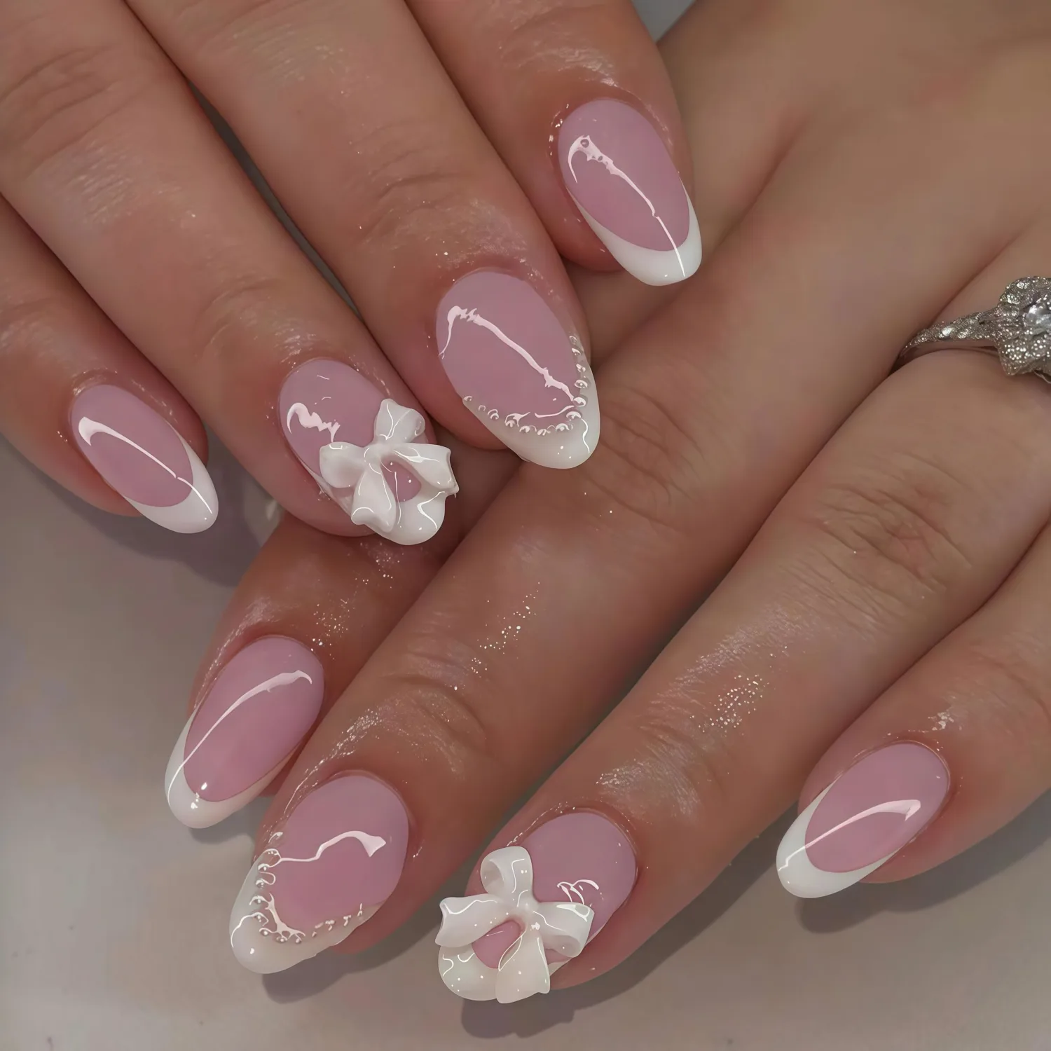 24Pcs French Tip Press On Nails Short Almond Bow Fake Nails with Pearl Designs White French Tip False Nails Reusable Artificial Nails Reusable Bow Acrylic Nails Full Cover French False Nails for Women