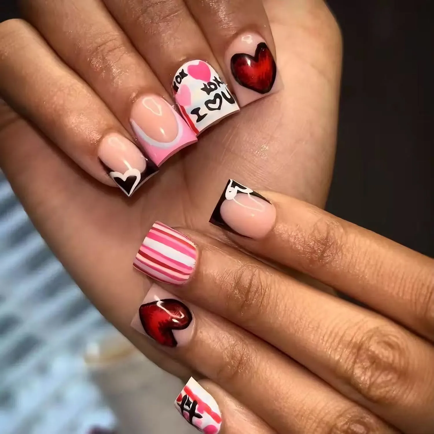 24Pcs Valentines Press on Nails Short Square Fake Nails with Designs Heart French Tip False Nails I Love You XOXO Acrylic Nail Romantic Valentine Full Cover Glue on Nails for Women Holiday Nail Decor