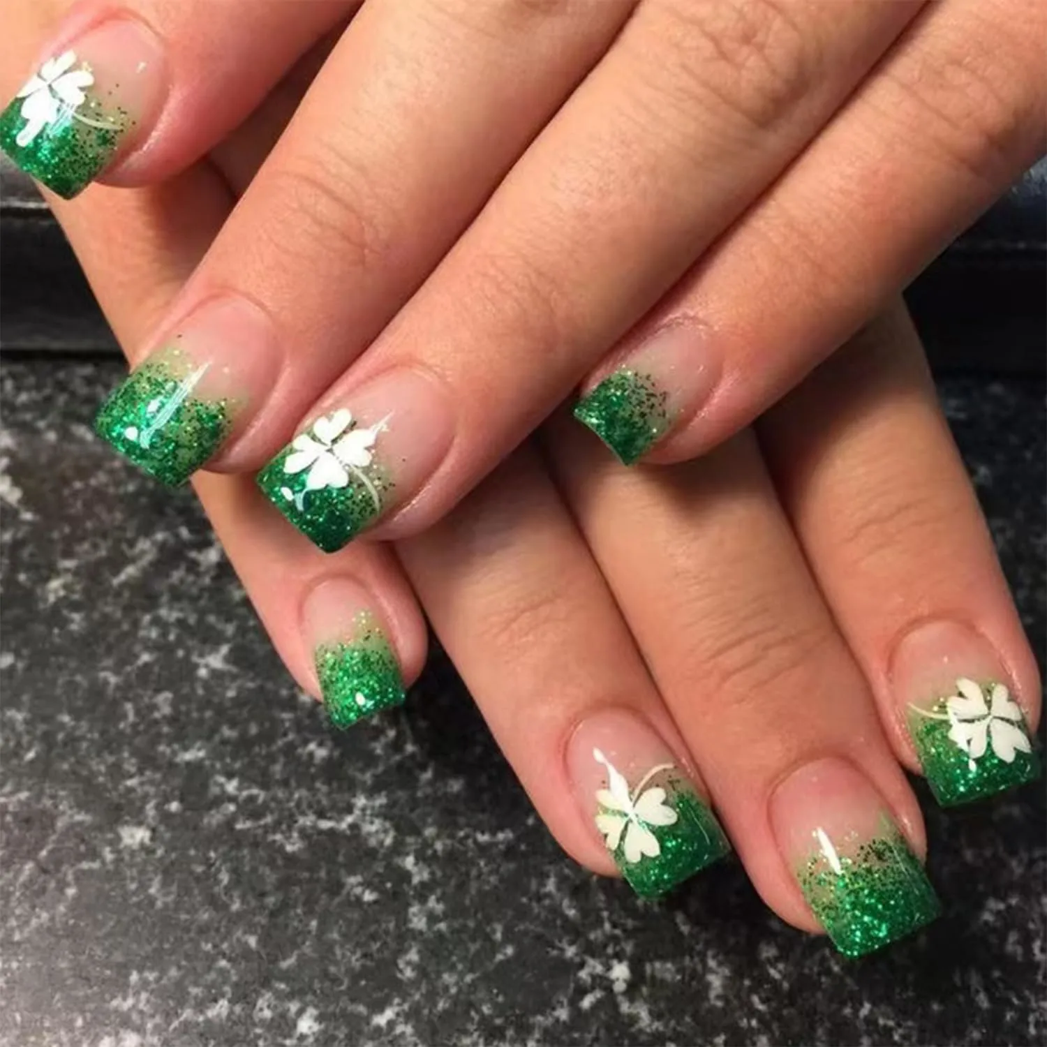 24Pcs St. Patrick's Day Press on Nails Short Square False Nails with Lucky Clover Designs Green Glitter Gradient French Tip False Nails Irish Shamrock Full Cover Acrylic Stick on Nails for Women DIY