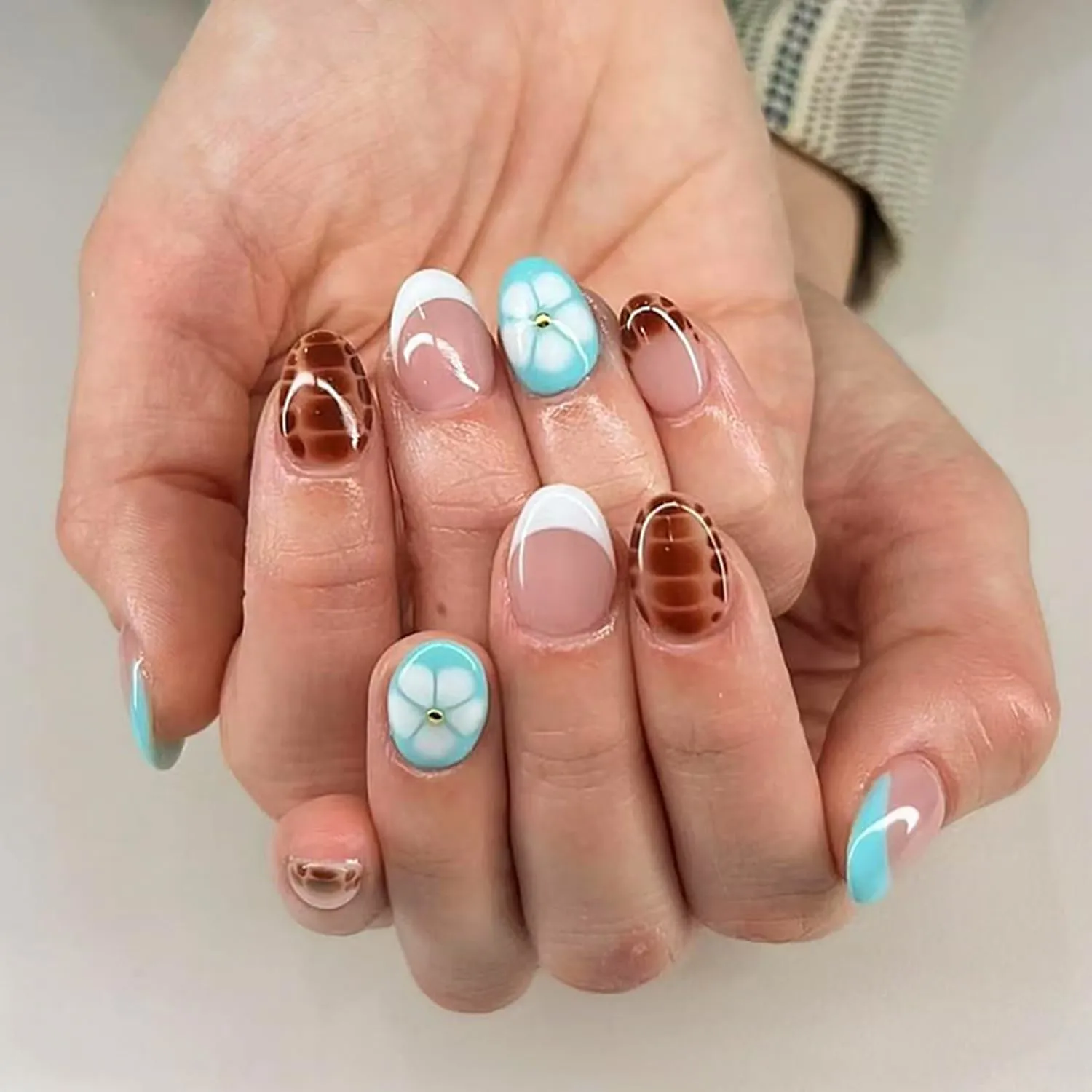 Summer Press On Nails Short Almond Fake Nails Press Ons With Leopard Print Flower Design French Stick On Nails Glossy Acrylic False Nails Full Cover Glue On Nails For Women Girls 24Pcs