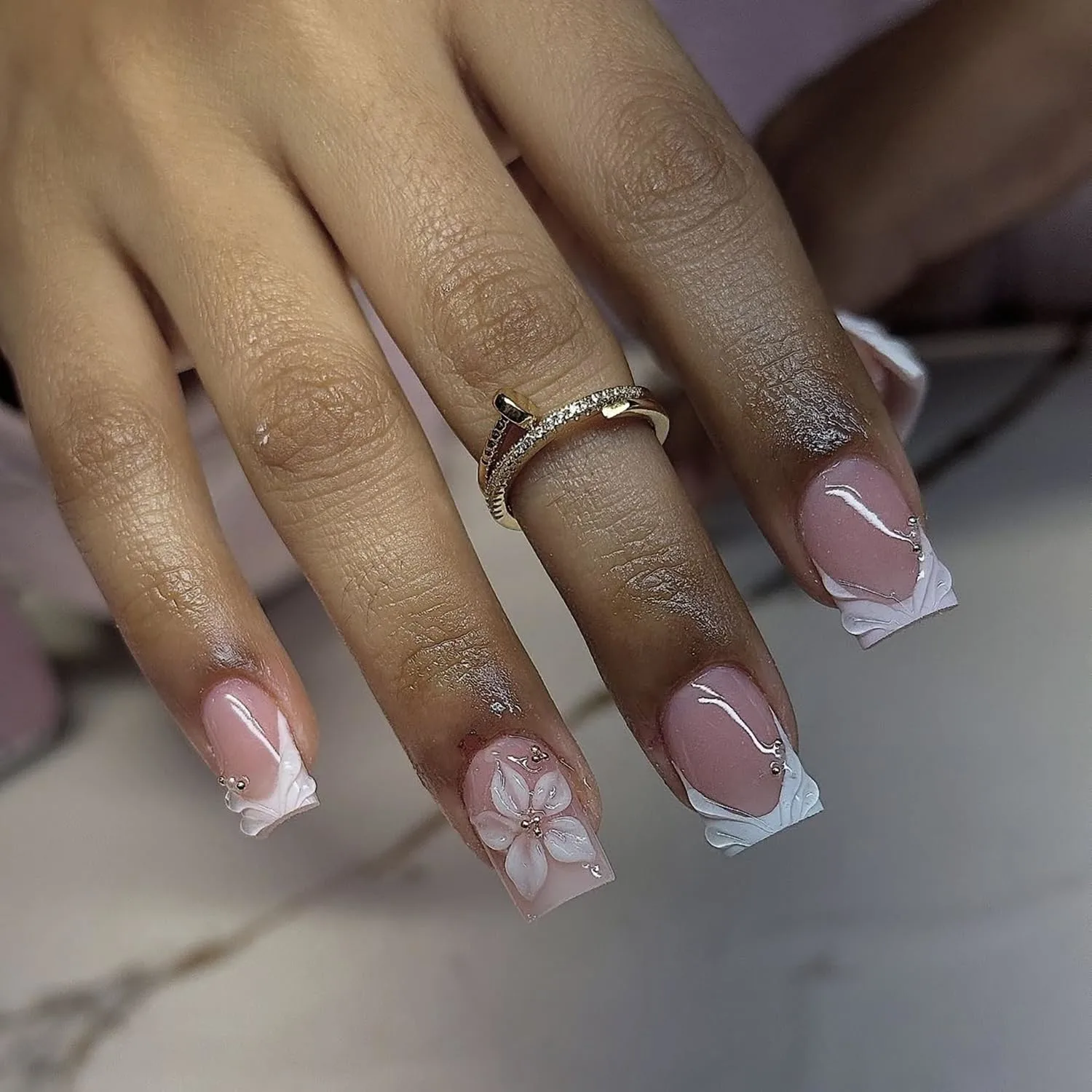 Short Press On Nails Square Fake Nails With 3d White Flower Design French Nail Press Ons Gold Pearl Acrylic Nails Pink Glossy Full Cover False Glue On Nails For Women Girls 24Pcs