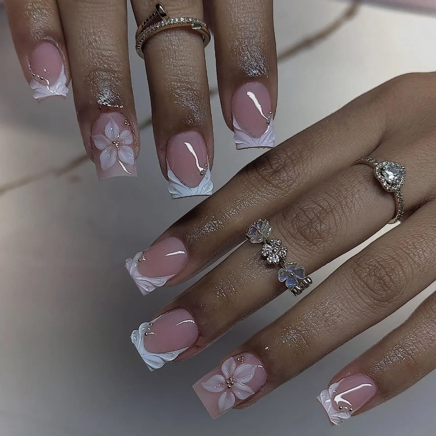 Short Press On Nails Square Fake Nails With 3d White Flower Design French Nail Press Ons Gold Pearl Acrylic Nails Pink Glossy Full Cover False Glue On Nails For Women Girls 24Pcs