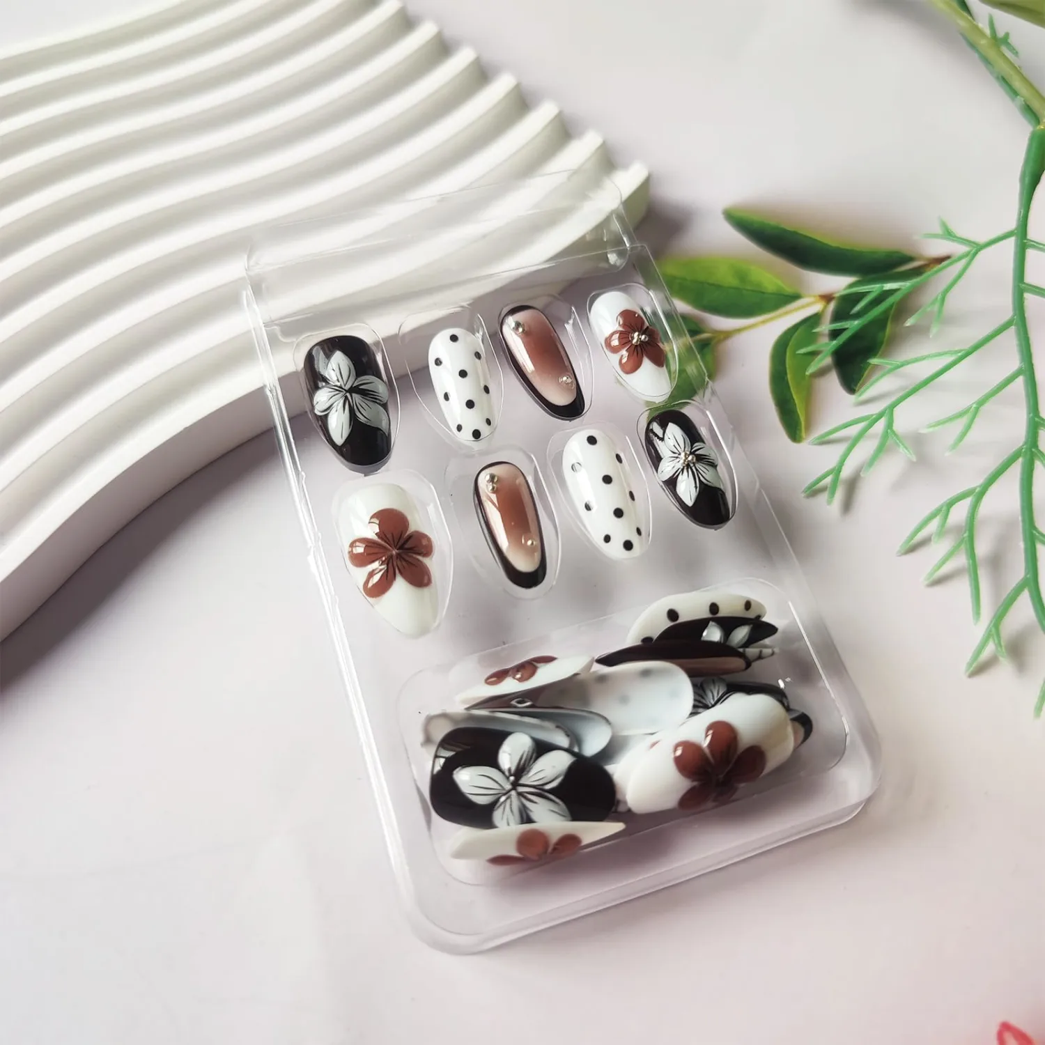 30 Pcs HZJXRT Press on Nails 3D Flower Medium Almond False Nails Glossy Brown Gradient Stick on Fingernail Polka Dots Acrylic Fake Nail Tortoise Pattern Gel Glue on Nail for Coquette Women Gift