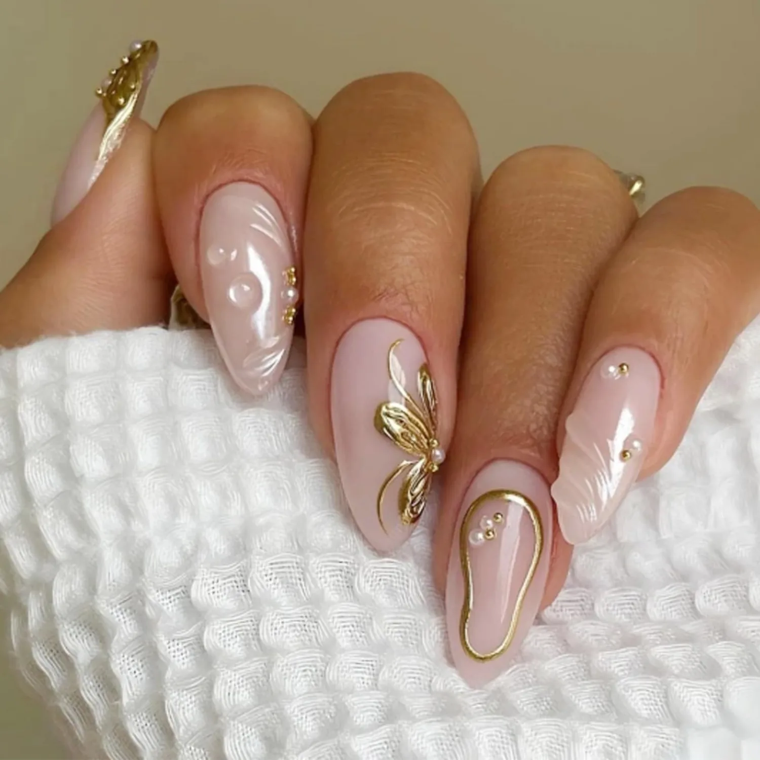 3D Gold Flower Acrylic Fake Nail HZJXRT Press on Nails 24 Pcs Pearl Gel Glue on Nail Glossy French Tips Stick on Fingernail Curve Line Medium Almond False Nails for Coquette Women Gift
