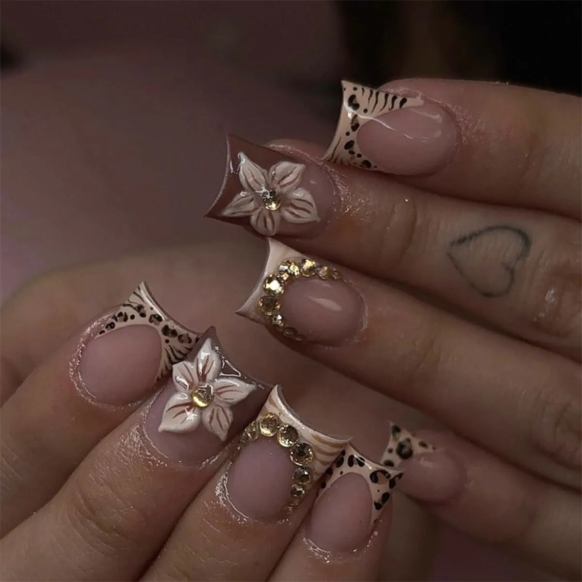 24Pcs Short Square Press on Nails Cute Leopard French Tip Fake Nails Brown 3D Flower Glue on Nail Rhinestones Diamond Fall Nail Art Designs Full Cover Acrylic False Nails for Women Manicure