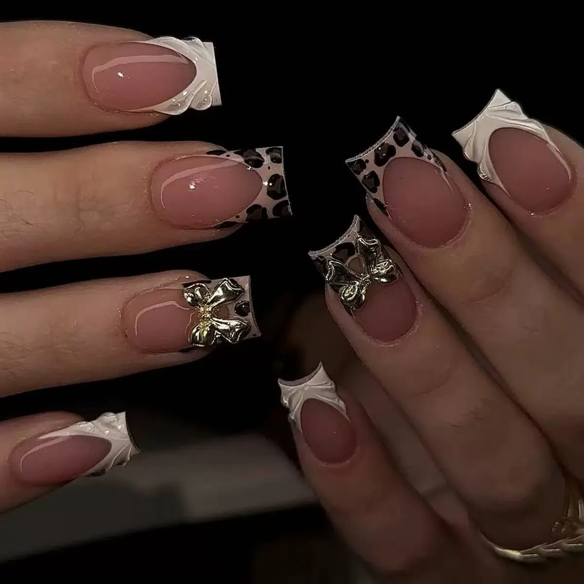 Shell French Tip Press on Nails Medium Square Fake Nails with Leopard 3D Gold Bow Design Full Cover Glossy Stick on False Nails for Women 24Pcs