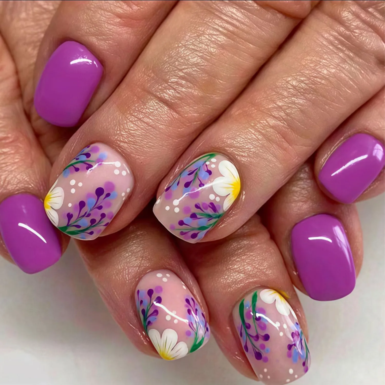 MISUD Press on Nails - Short Square Fake Nails with Purple Flower, Acrylic Spring Summer Floral Design 24 pcs