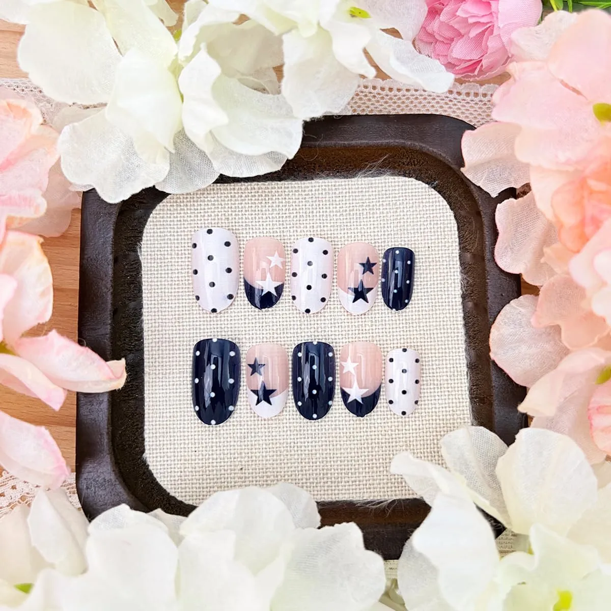 24Pcs Blue White Polka Dot Press on Nails Short Almond Reusable French Tip Acrylic Fake Nails Cute Five-Pointed Star Dots False Nails for Women Daily Holiday Nail Decor Accessories