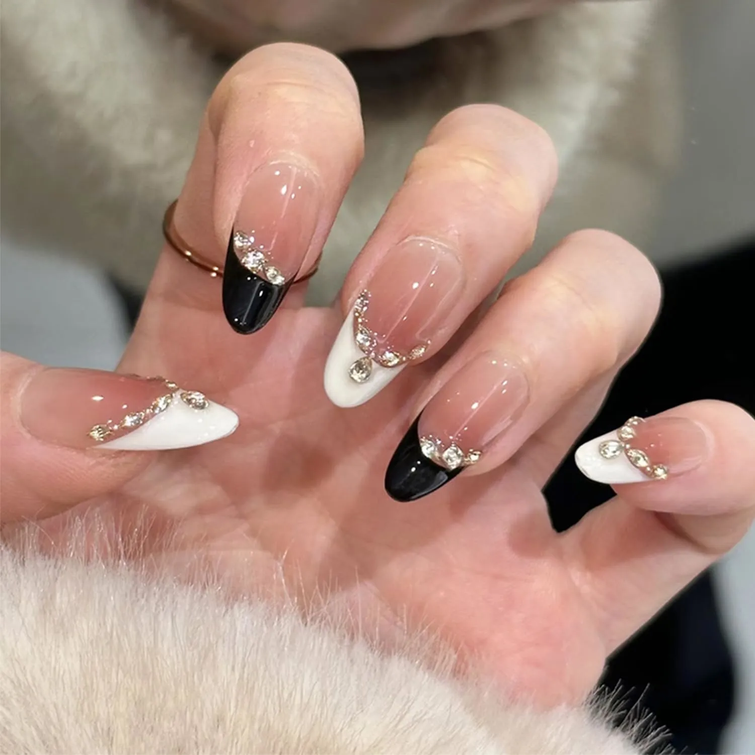 30Pcs Black White French Tip Press on Nails Medium Almond Glossy Fake Nails with Rhinestones Design 3D Luxury Crystal Stick on Nails Acrylic Nail Supplies for Women Daily Manicure