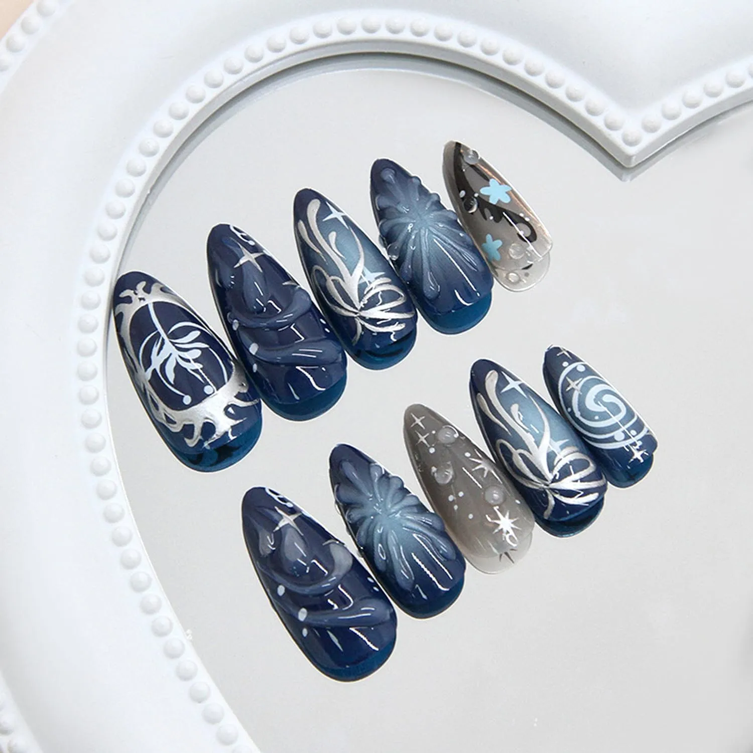 24Pcs French Tip Press on Nails Medium Almond Fake Nails with Dark Blue Ripple Design Glossy Flower False Nails Full Cover Artificial Cute Stick on for Women DIY Nails Kit