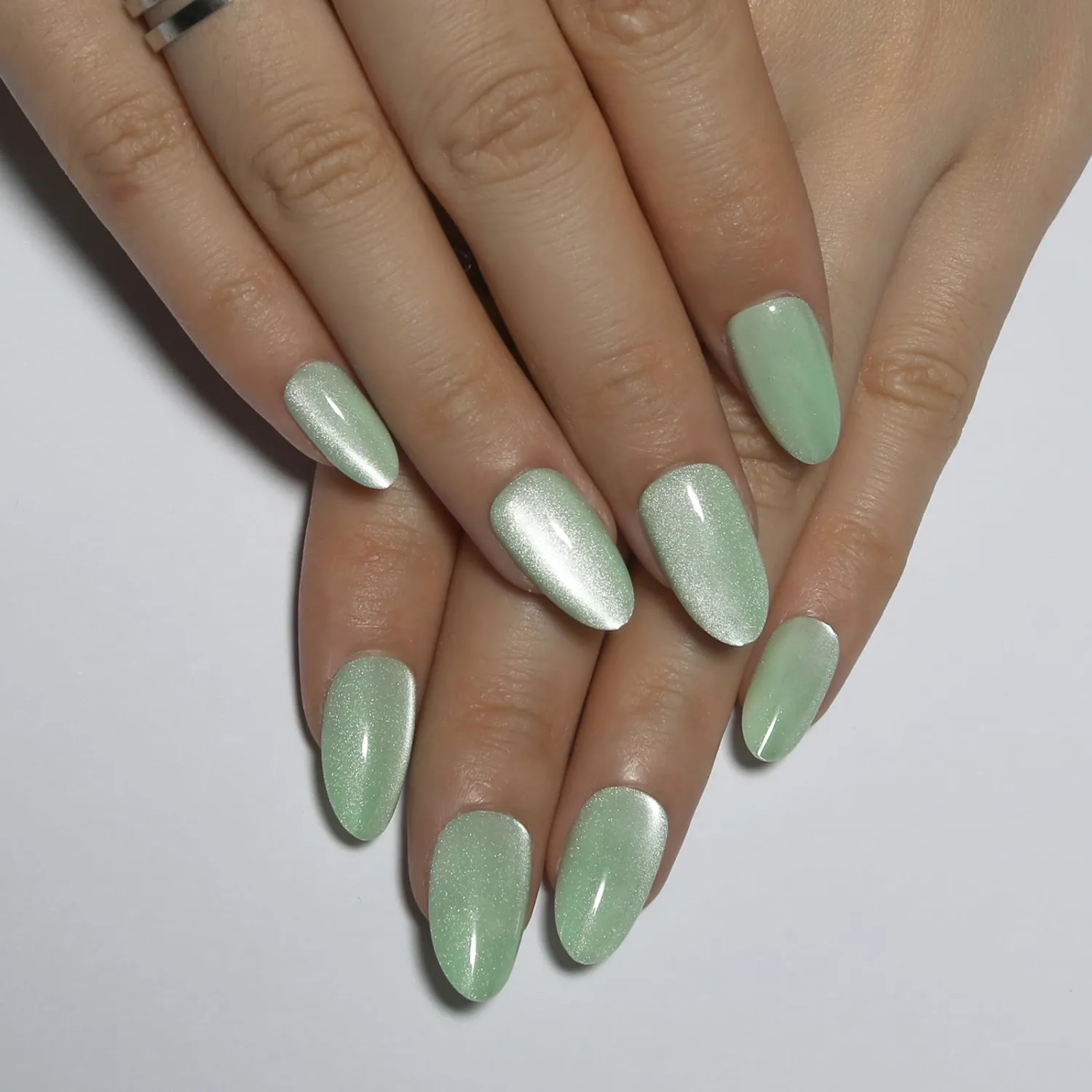 Green Almond Press On Nails Short Cat Eye Press on Nails for Women Ashionable Gel False Nails Reusable Acrylic False Nails Women's Glitter Nails On Nails Kit, Mint Green