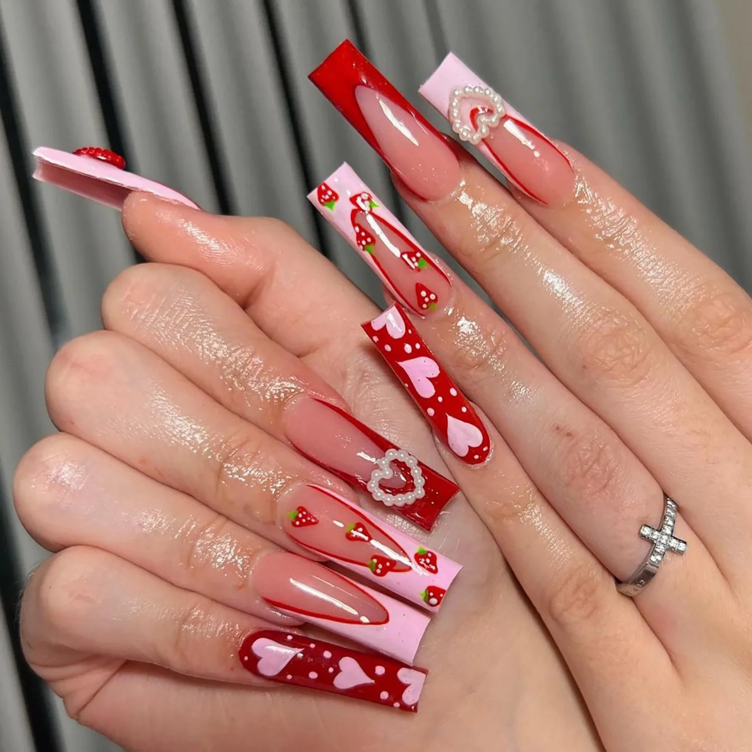 MERVF Long Square Press on Nails Pink French Tip Fake Nails Pearl Heart Press ons Strawberry Acrylic 24pcs Glossy Cute Squoval False Nail for Women