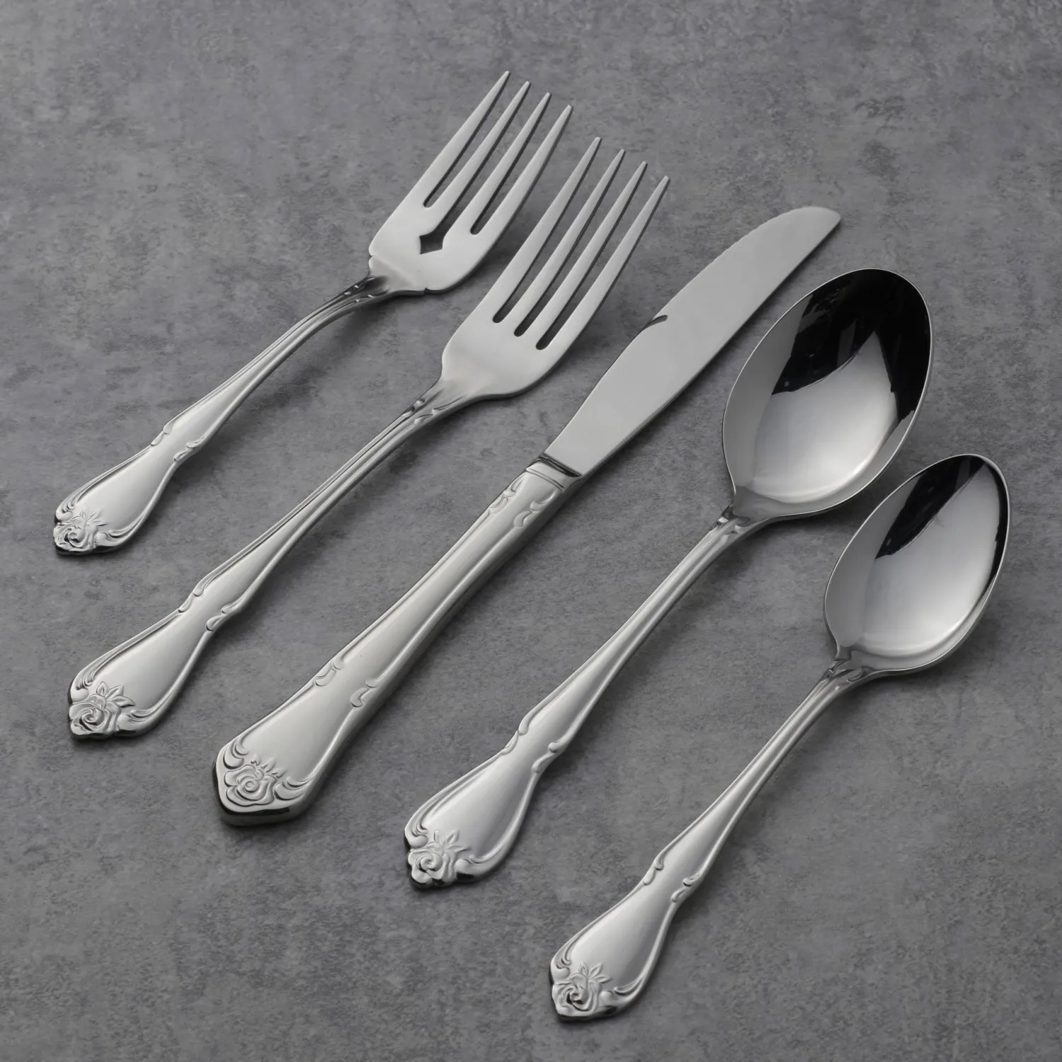 Oneida Silverware Set, Oneida True Rose Everyday Flatware Dinner Forks Set, Service For 4, 18/0 Stainless Steel Fork Sets, Rust Resistant, Dishwasher Safe, Dining Utensils Sets (Silver, 4 Piece)