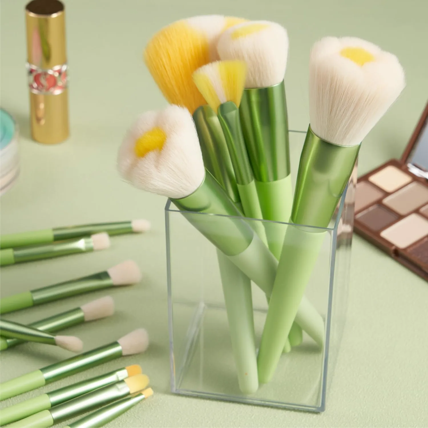 Cute Makeup Brushes for Girls, 14pcs Eye Detail Brush Set Premium Synthetic Super Soft Foundation Face Eyeshadow Lip Fan Brush Set for Kids Teens Women