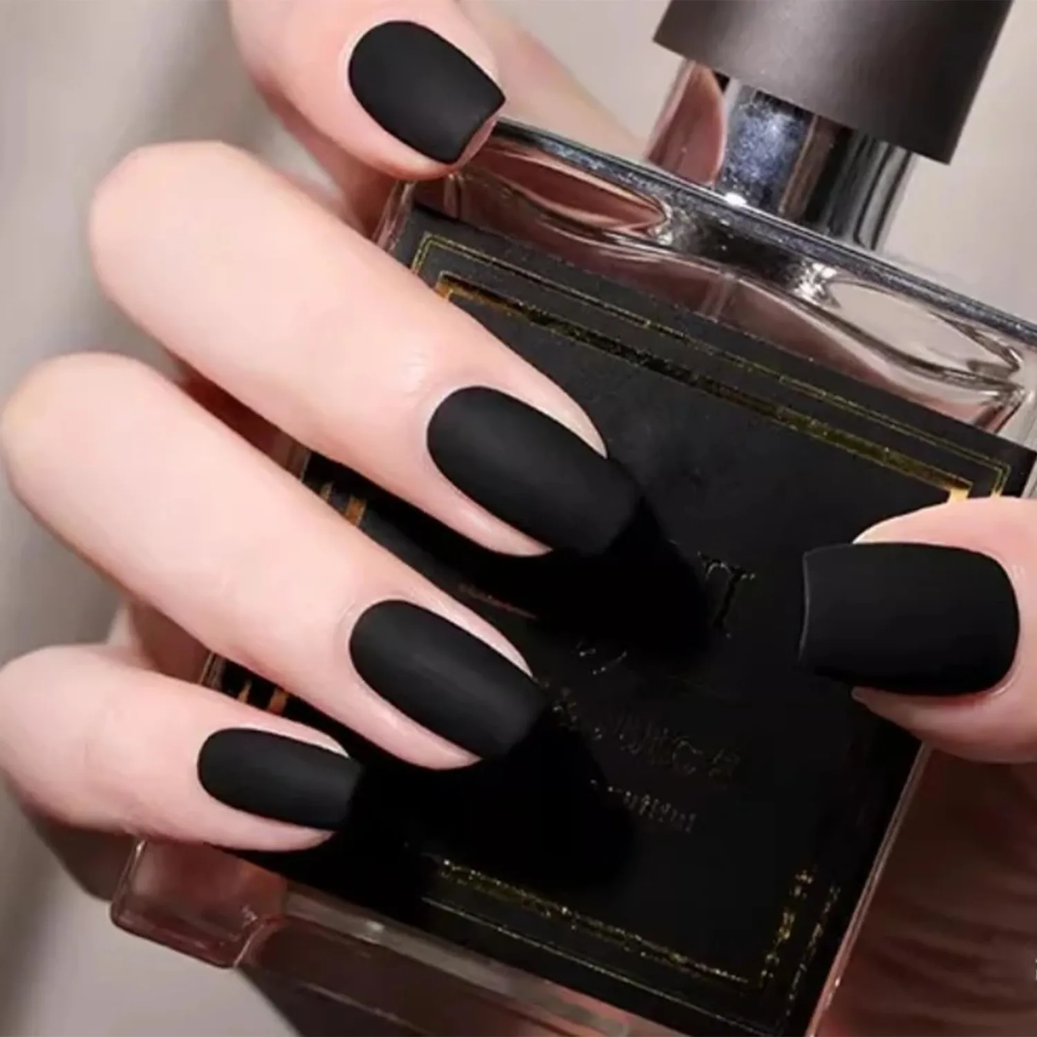 COSMOO Black Matte Nail Polish,Quick Dry Nail Lacquer for Nail Art Varnish,Mist Effect Matte Finish Velvet Air Dry Nail Polish-10ml (Black,0.34 fl oz)