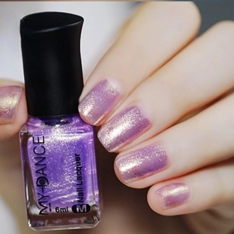 Pearl Iridescent Lavender Purple Shimmer Light Purple Nail Polish, Pearlescent Long Lasting Quick Dry Nail Lacquer, Shiny Nail Art Polish Air Fast Drying DIY Manicure for Women (001, 6ml)