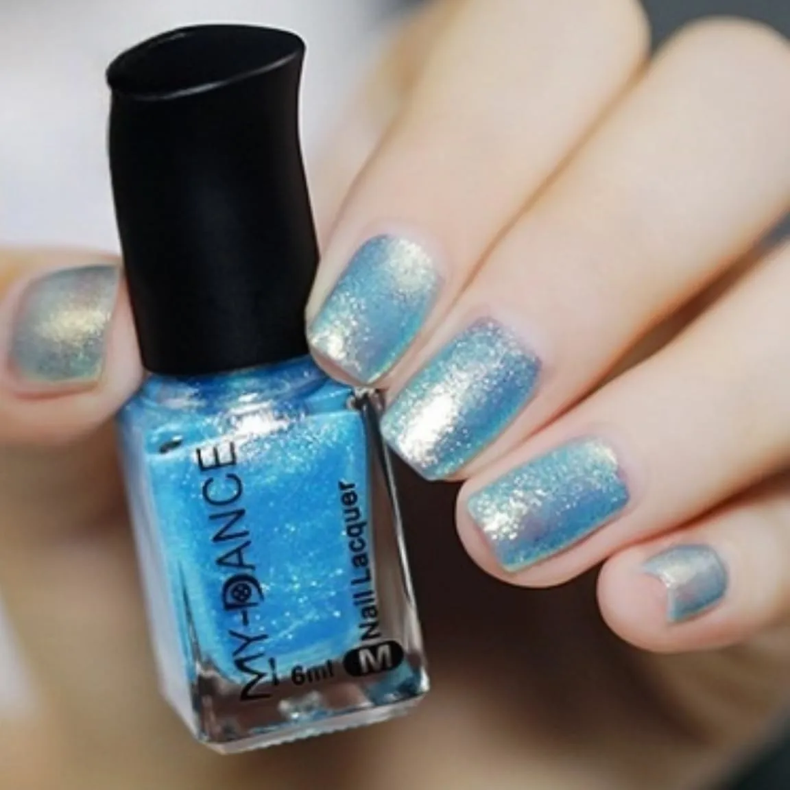Pearl Iridescent Ice Blue Nail Polish, Long Lasting Quick Dry Light Sky Blue Nail Lacquer, Shiny Shimmer Nail Art Polish Air Fast Drying DIY Manicure for Women (003, 6ml)