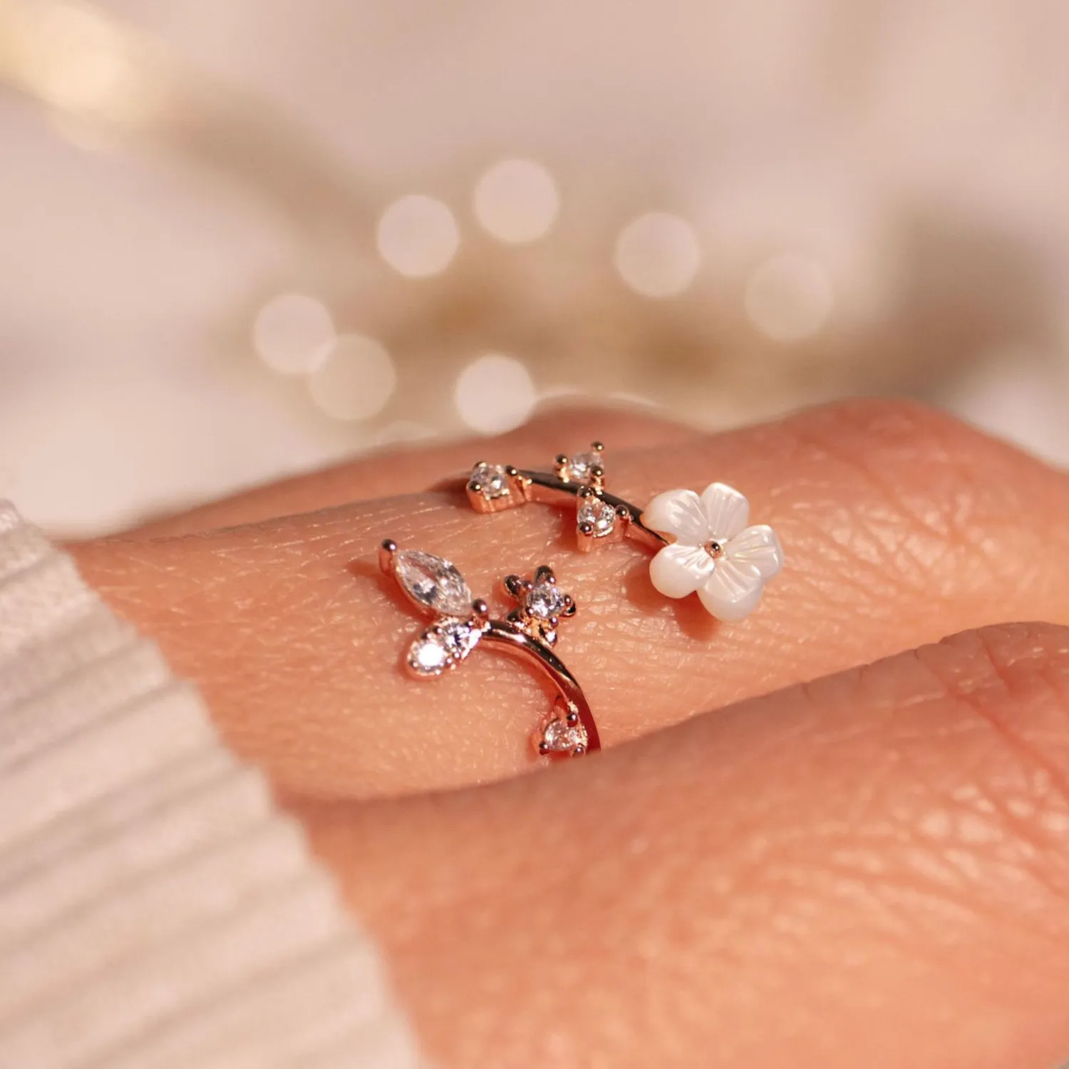 Colorful Zircon Open-Adjustable Diamond-Encrusted Womens Ring