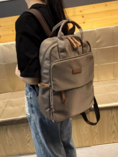 Casual Large-Capacity Lightweight Backpack Fashionable Commuter Travel Bag