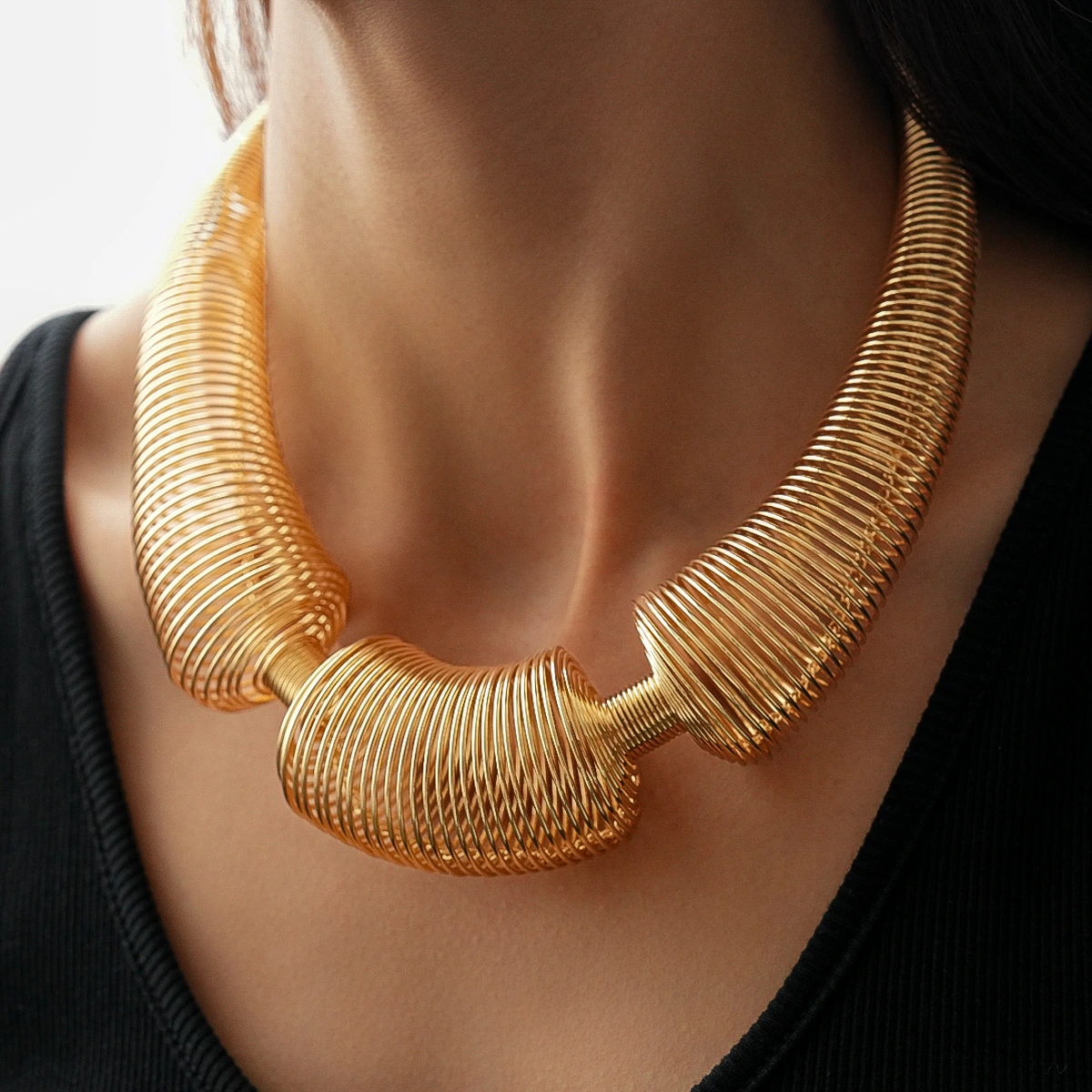 Exaggerated Metallic Geometric Spring Necklace