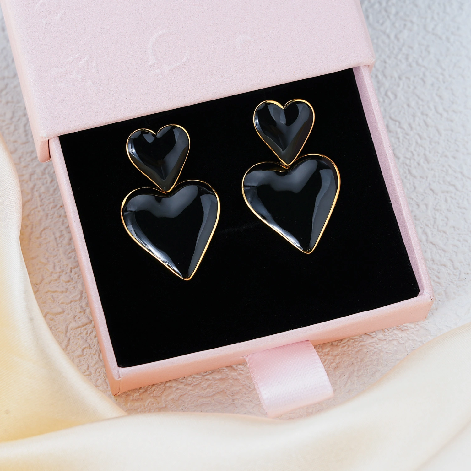 Heart-shaped Stud Black Oil-drip Drop Earrings