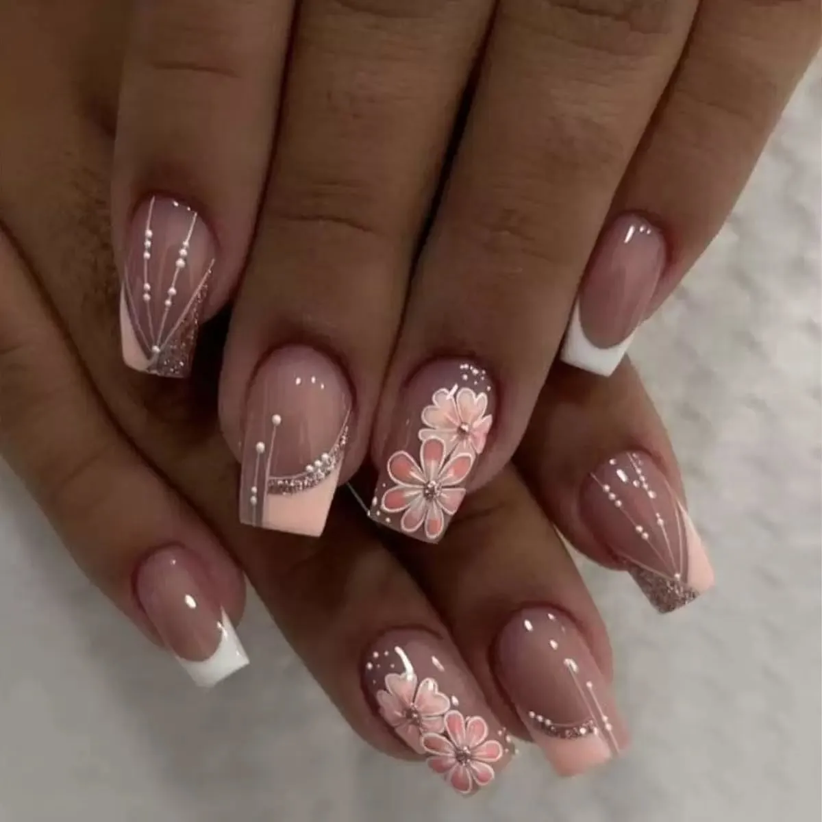 CTTHNBD Press on Nails Square - Medium Fake Nails with Flower Design - French Tip, Pink False Nails Press ons - for Women 24 Pcs