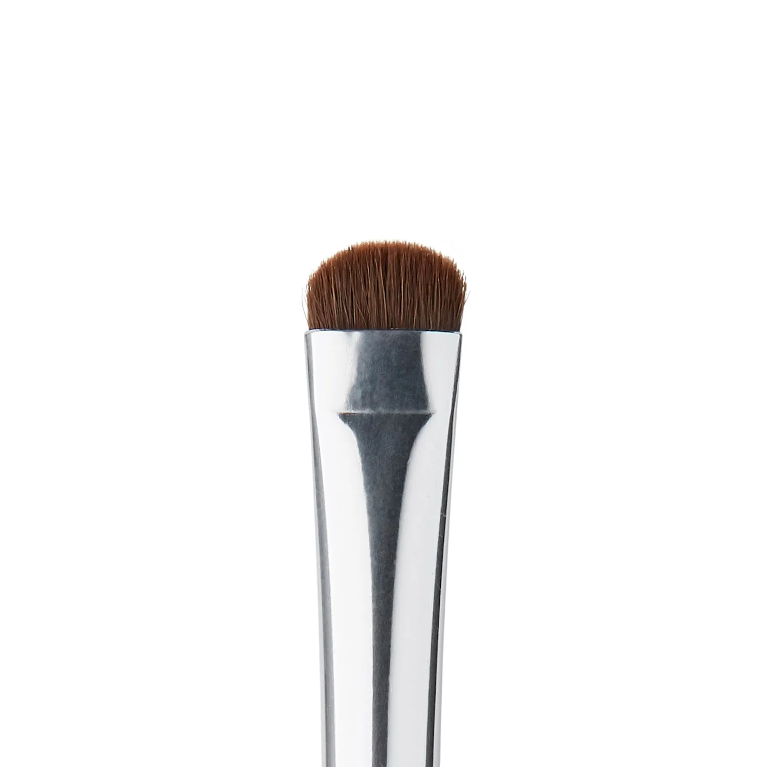 e.l.f. Smudge Brush, Short Curved Brush For Expertly Smoothing Color For A Smoky Look, Perfect For Contouring & Defining Eyes, Vegan & Cruelty-Free