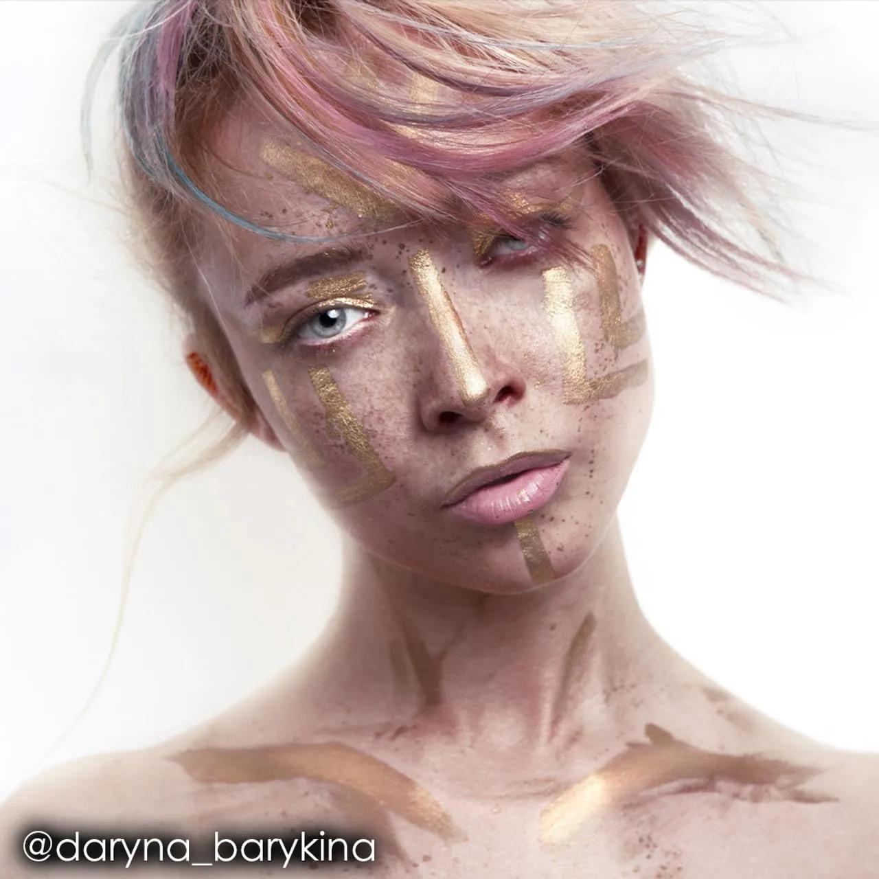 Mehron Makeup Paradise FX - METALLIC GOLD, Water-Activated Face Paint | 1.4 oz Professional Metallic Finish Face & Body Makeup for Cosplay, Theater, & Halloween. Vegan, Cruelty-Free, & Made in USA.