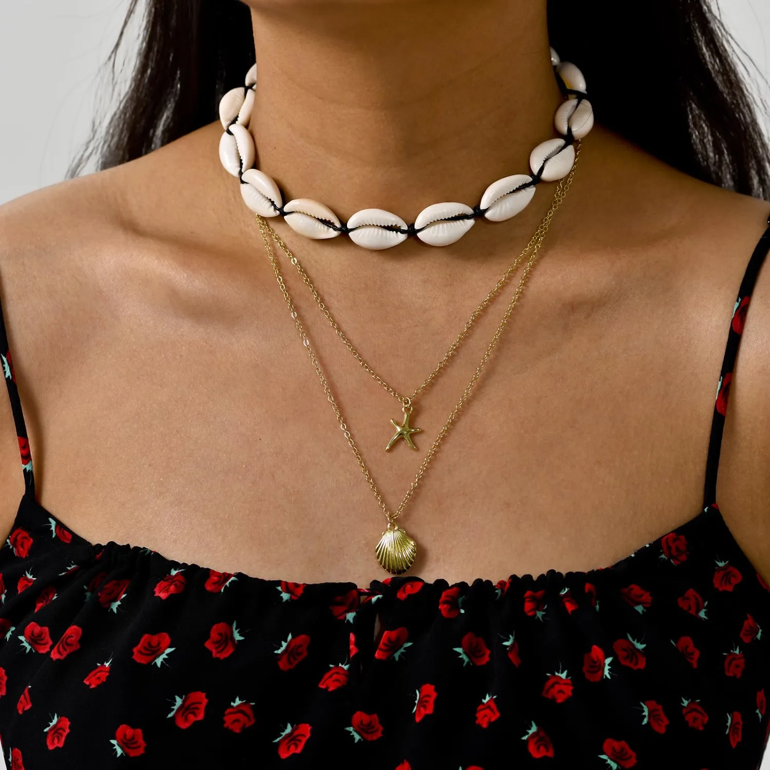 Layered Shell Necklaces Bohemian Pearl Starfish Seashell Pendant Necklace for Women Scallop Choker Necklace Summer Beach Jewelry Gift