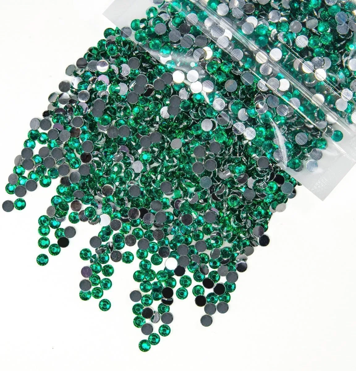 qiipii 620PCS 6mm Jade Green Resin Crystal Rhinestones for Crafting Moss Green Flatback Stones Bulk SS30 Diamonds Crystals Gems Charms for Nails Face Eyes Makeup Tumblers Bottles DIY Crafts Clothes