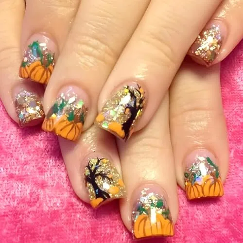 24Pcs Fall Press on Nails Short Square Fake Nails with Orange Pumpkin Autumn Design Thanksgiving Day False Nails Glossy Acrylic Glue on Nails Gold Glitter Full Cover Artificial Nail for Women Manicure