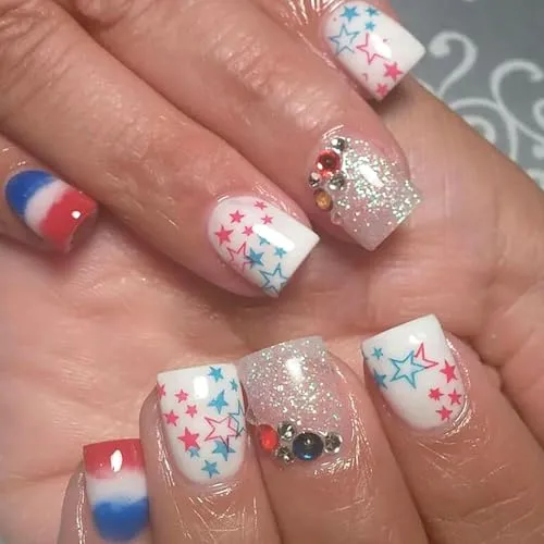 24Pcs Independence Day Press on Nails Short Square Fake Nails with Star Design Glossy Cute Pentagram Press on Gems Rhinestones Glitter Patriotic Acrylic Nails 4th of July False Nails for Women