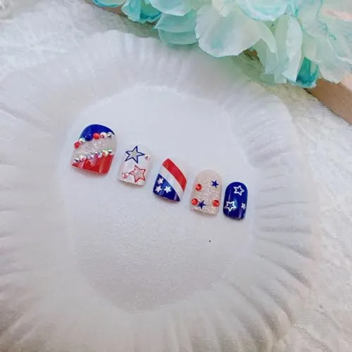 24Pcs Independence Day Press on Nails Short Square Fake Nails 3D Gems Rhinestones with Glitters American Flag Star Design Shiny Cute Pentagram Acrylic Nails Full Cover 4th of July False Nail for Women