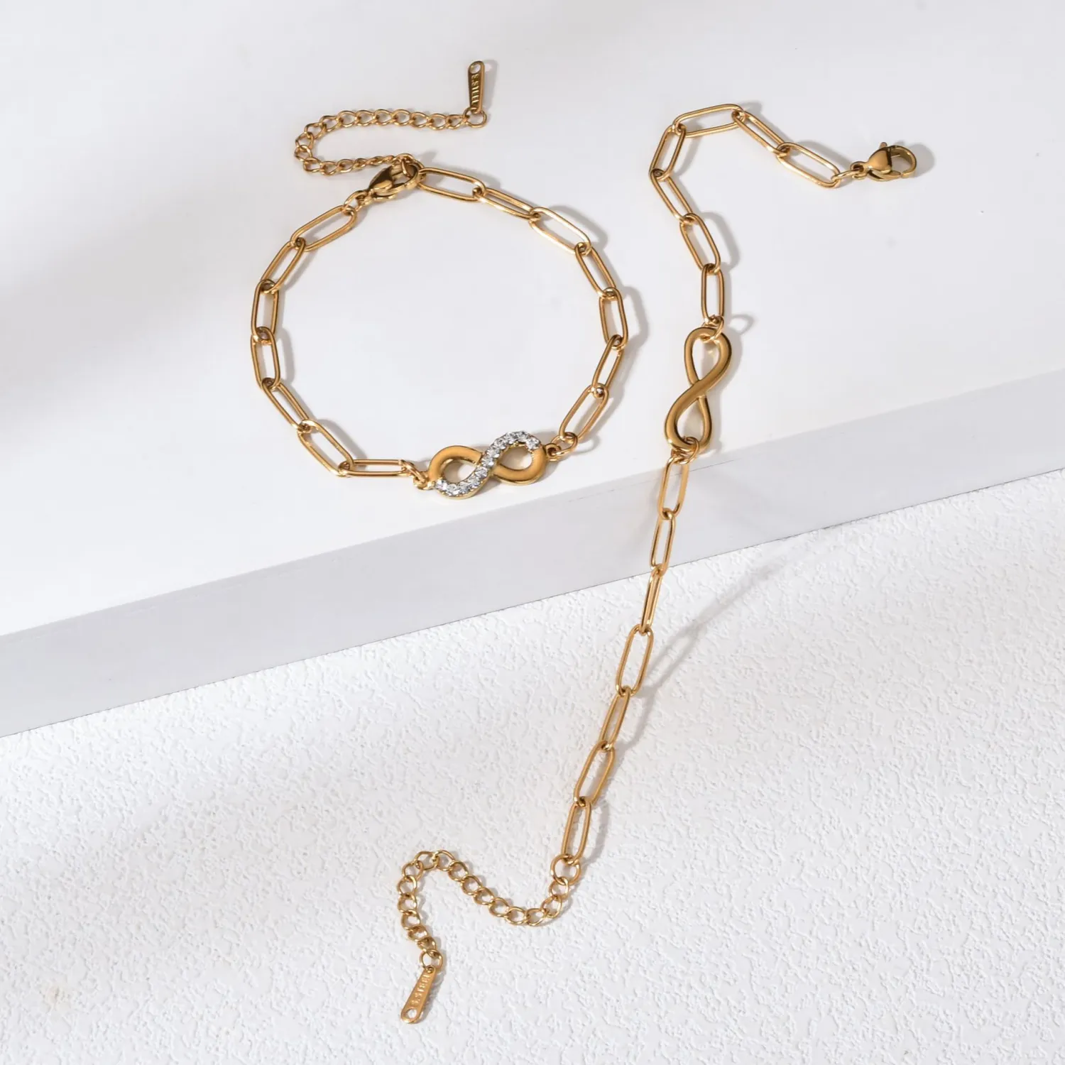 Hollow 8-shaped Non-fading Bracelet